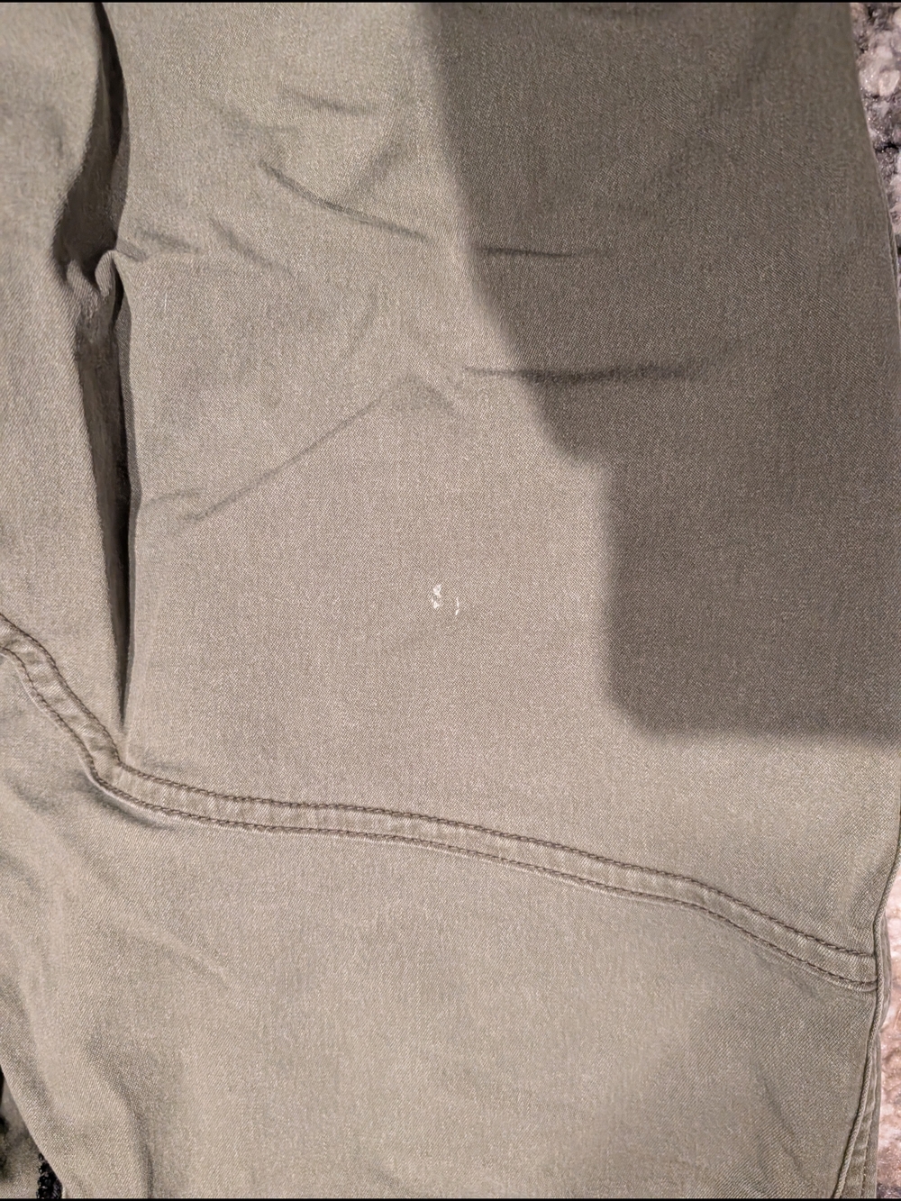 Duluth Trading Co Olive Green Men's Cargo Pants - Picture 2 of 4